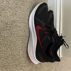 ONLY USED ONCE Quest 4 'Black University Red Size 13